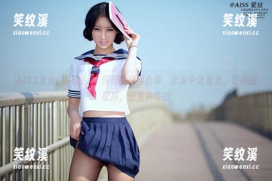 AISS爱丝(钻石版) - 何冉的亮丝合集，水晶中透着光，这样的配搭，还蛮神奇的