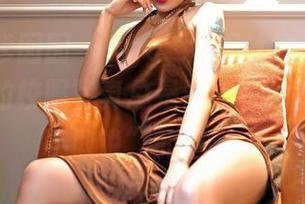 Feilin嗲囡囡 – Egg_尤妮丝我们线上再见，她的校服写真总是让我有种“想说又不敢说”的感觉。
