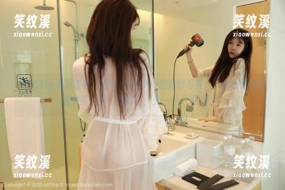 MFStar模范学院 - 伊小七MoMo的婚纱写真：让你的壁纸生活中多一点“将就”，少一点“婚逼”！