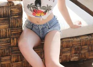 MyGirl美媛馆 – 泡泡里的Ellie艾栗栗和她的白裙作品，默默吸引着我。
