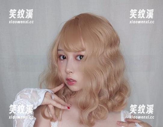 PAKI草莓酱的写真图集，浮沉间藏着几许酸甜？