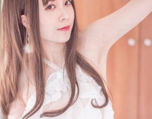 Sakiiii翎柒的在线美图：不负责任的暗黑护士形象，心中可能潜藏着‘小顽皮’哦！
