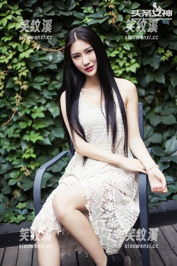 TouTiao头条女神-高萌萌 TouTiao头条女神 - 更新!高萌萌万圣节的原图,妆容堪比化妆师。