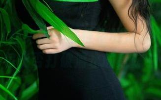 TuiGirl推女郎 – 赵惟依的泳池私拍,图包能否打破清水的乏味?