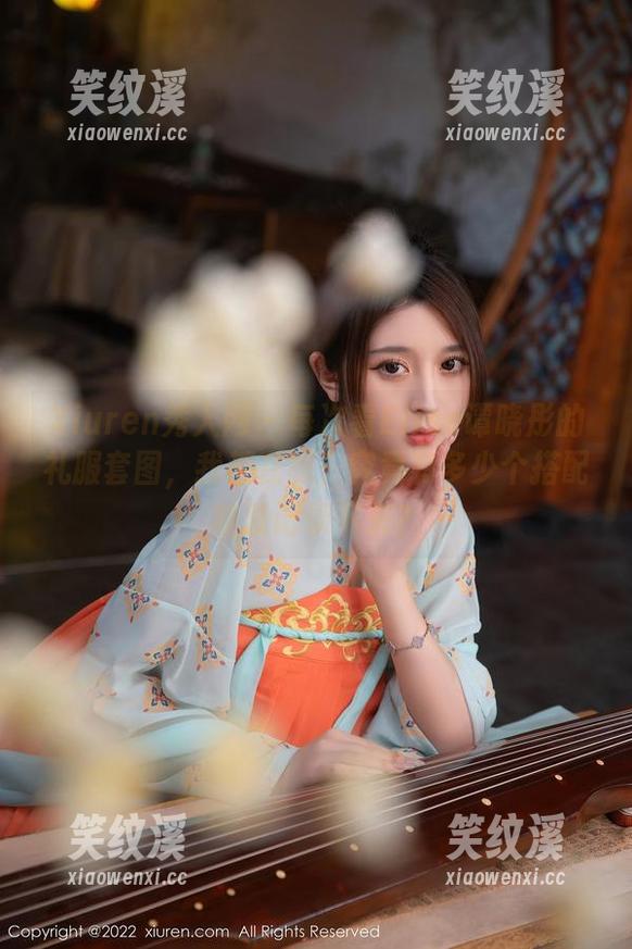 Xiuren秀人网-Elise谭晓彤 Xiuren秀人网 - 每次看Elise谭晓彤的礼服套图,我都在想,究竟有多少个搭配被没记录下来?