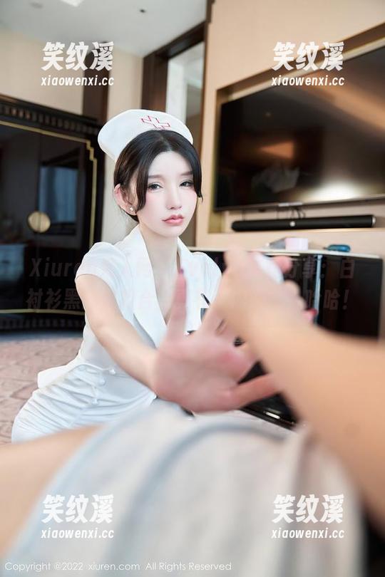 Xiuren秀人网-Evelyn艾莉 Xiuren秀人网 - Evelyn艾莉分享:白衬衫黑内衣组合,真有“内涵”,哈哈!