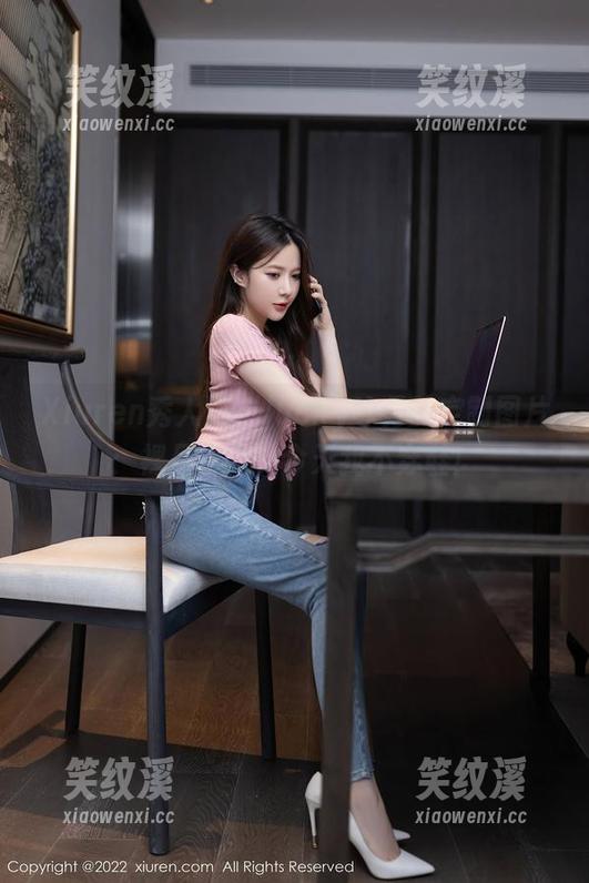 Xiuren秀人网-lucky咏丹 Xiuren秀人网 - lucky咏丹的定制图片:裸足行走,今天我不穿鞋!