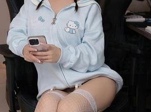 Xiuren秀人网 – 免费照片里的吴怡怡，怎样的秘书会让你忍不住驻足？