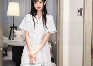 Xiuren秀人网 – 看尤Una娜穿旗袍的高清照片，心里暗叫：“我也想有这腿！”原图发给你！