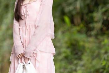 Xiuren秀人网 – 不能抗拒的尤妮丝EggJK壁纸合集,分分钟想把桌面换个样