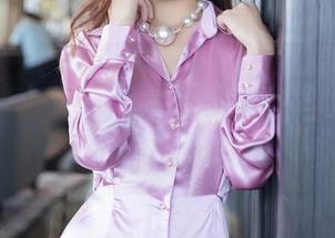 Xiuren秀人网 – 陈雅漫VICKY的婚纱精选：运气好了，说不定能翻到“是我老伴”的章节。