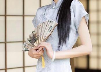 Xiuren秀人网 – 套图发表会：麦琪绫冰激淋和她的双马尾，骚气十足！