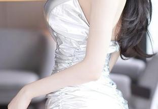 YouMi尤蜜荟 – Cris_卓娅祺的全套牛仔裤，让人眼前一亮
