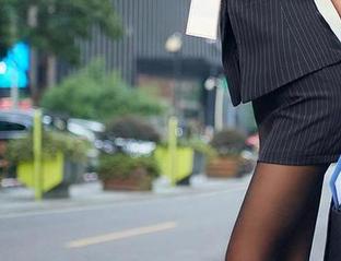 YouMi尤蜜荟 – 合法萝莉的女友写真，每一细节都想细品，却总是唏嘘无奈