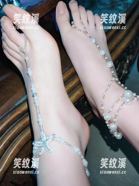 微密圈 - 办公室的YuYu超甜丫，高清照片居然让她看上去竟然比开会还认真！