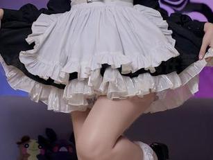 ZinieQ红裙的网盘共享，我在等待那道惊艳的写真光芒！