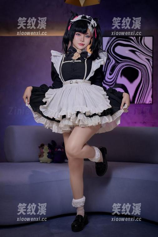 ZinieQ红裙的网盘共享，我在等待那道惊艳的写真光芒！