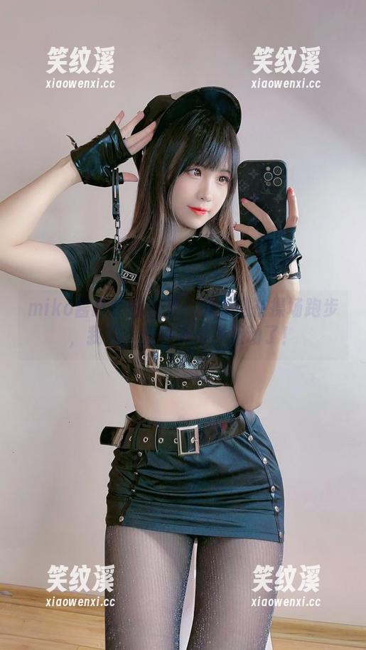 miko酱吖 miko酱吖校园合集:看见她在操场跑步,我想,我也真得多运动了!