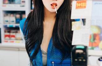 每次打卡这份yeeun孙乐乐的美腿精选，都会有意外的小发现，嘿嘿。