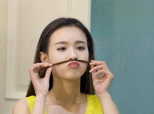 克拉女神 – 僮僮“户外作品”,不小心自拍时这里也许有你!