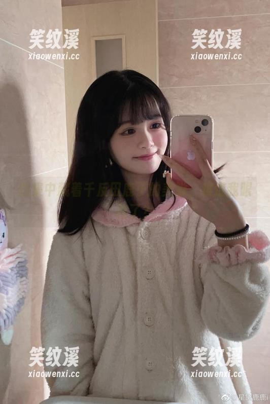 千反田鹿子 图集中藏着千反田鹿子的美脚,难道我眼花了?