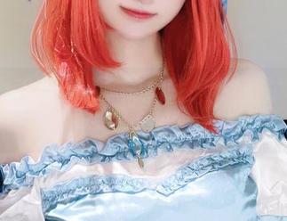 眼镜是千阳快起床的标签，私房写真带你进入轻松的光影岁月