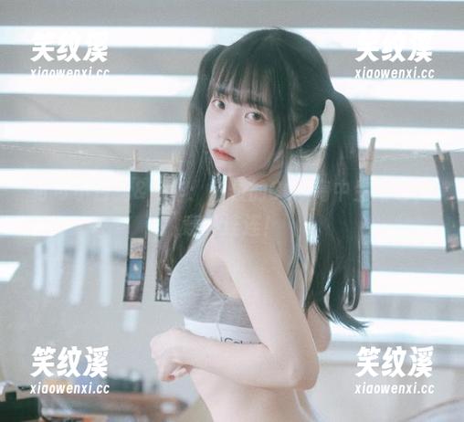可可小白兔 可可小白兔&电车:错位的COS高中生图包,意外连连!