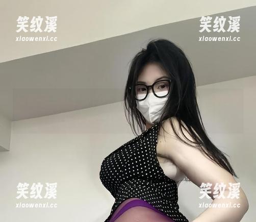 微密圈 - 可爱的肉巴的姐妹花最新写真，黑色丝丝的半腿让我忍不住多看几眼。