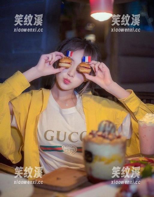妖舞耳机和在下萝莉控ii的私拍，氛围太浓，我差点眩晕。