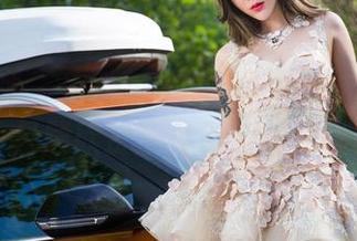 头条女神 – 浴室里的信悦儿:啥都不遮挡,只顾欣赏那份无俗气的优雅