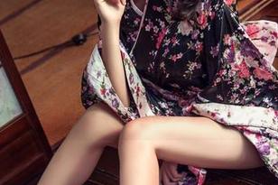 头条女神 – 分享一波梦心玥的高清美照,顺便聊聊绿肚兜的奥妙!