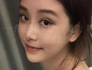 微密圈 – 一件红色战衣加一个奶雯，瞬间打破天际的原图资源