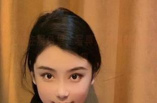 微密圈 – 奶雯藏在黑色里，写真集如黑暗中的星星，呼唤着我