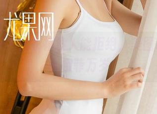 尤果网 – 连衣裙没人能拒绝，美图带你飞，张栩菲万岁！