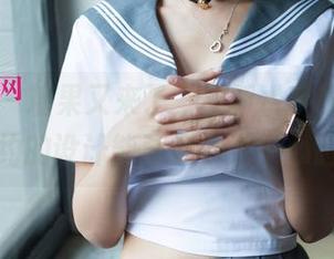 尤果网 – 糖果又来了，最新水手服套图，简约的设计能惹来多少小心脏？