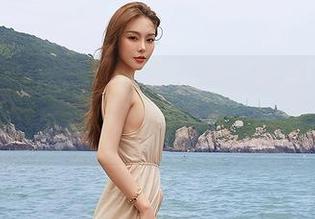尤蜜荟 – 泳池掀起的波浪:李芯儿的作品集,你敢靠近吗?
