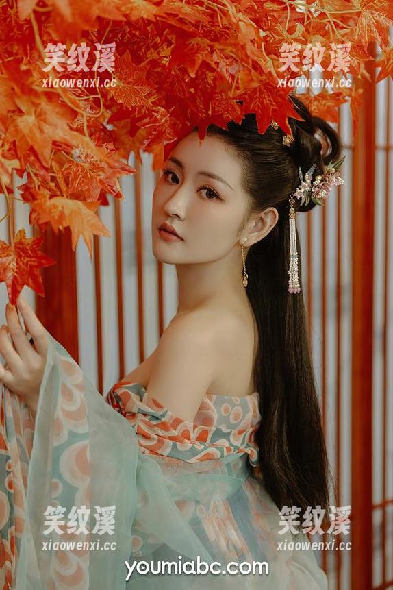 尤蜜荟-温心怡 尤蜜荟 - 温心怡的醉酒写真,红颜就如那朦胧的影子,真让人魂牵梦萦。