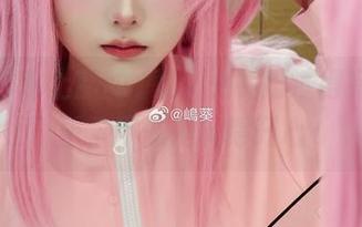 原图即将上新的嶋葵，女神扮演得有点沉重，不像是玩得开心