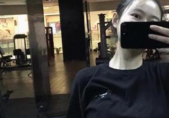 微密圈 – 左公子666的秘密资源：空乘女友在家的一切小细节
