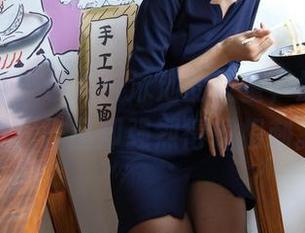 异思趣向 – 小九与泳池的较量,原图如清泉,作品却强烈得像根刺。