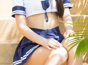 推女神 – 有张美荧在的私房，吊带立马变得不普通！