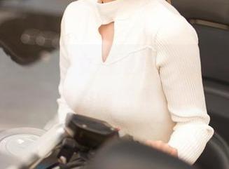 推女神 – 私拍修女杨漫妮，脑海里浮现的是什么？雀跃的情感和信仰的碰撞。