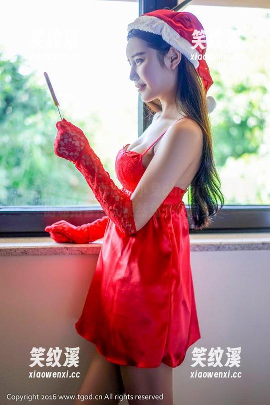 推女神-歆小兔chobits 推女神 - 你会看到歆小兔chobits穿礼服的私拍套图,果然兔子也爱美!