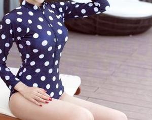 推女神 – 黄歆苑chobits的新冒险:少女更新带来的欢乐无处不在!