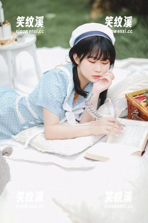 是依酱呀 “温柔”套图里的是依酱呀,随意翻转着柔情