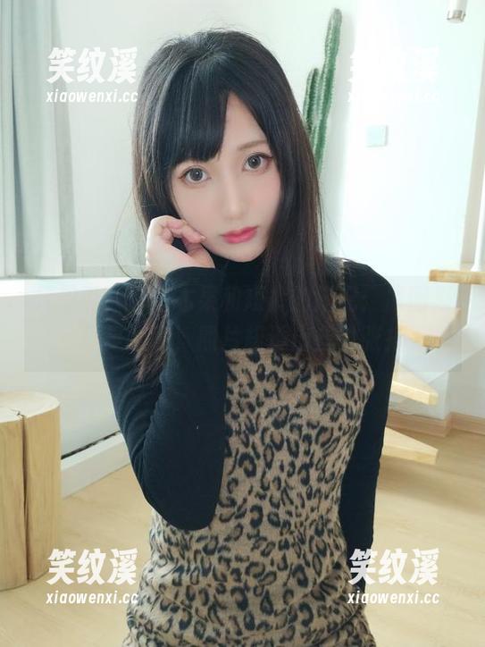 木之本果 只想说,木之本果和短裤的搭配:原图里尽是随意,照片却透出些微张扬