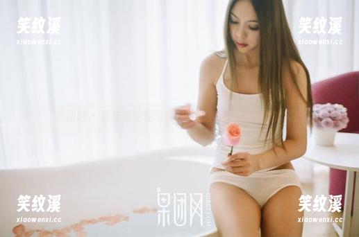 果团网-裴希西 果团网 - 裴希西空姐写真:比机舱座椅还舒服的姿态