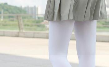 森萝财团 – 沙发上的旗袍美少女，吸吸的写真集下载，有趣的瞬间，你一定要关注下！