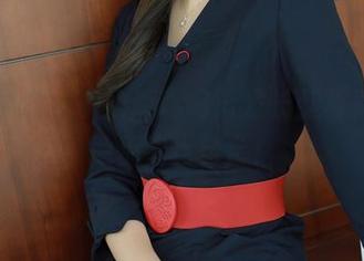 模范学院 – 小奶瓶呜呜再发长腿写真，平地都能当舞台！