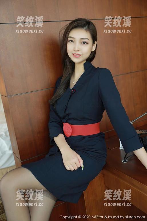 模范学院 - 小奶瓶呜呜再发长腿写真，平地都能当舞台！